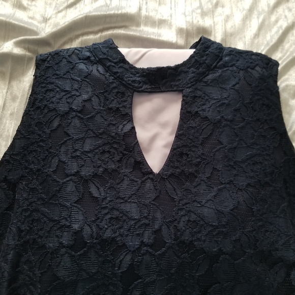 Scarlett 22W keyhole front dress - Picture 3 of 8